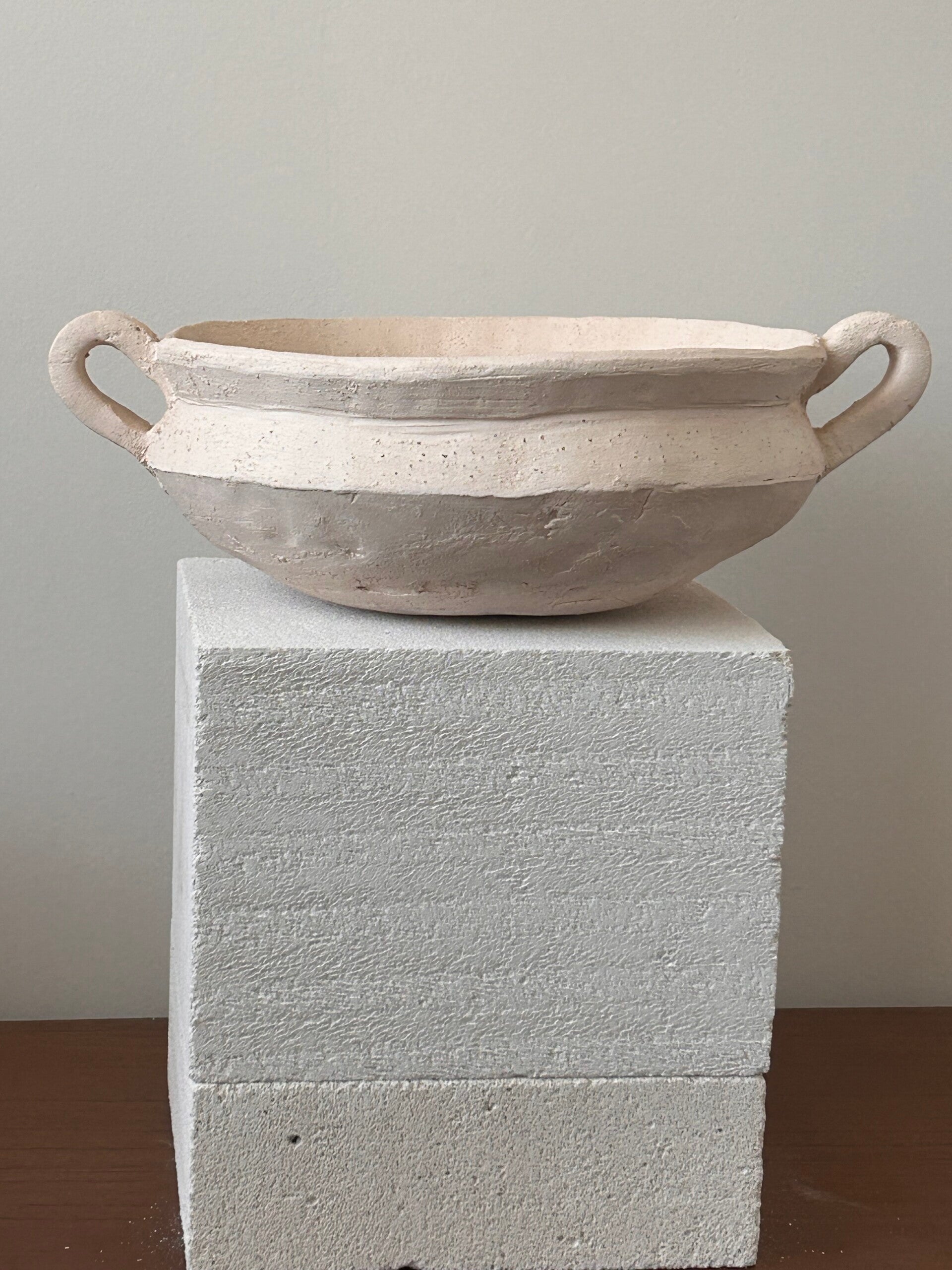 Phiale with handles dia 24 cm x 9 cm
