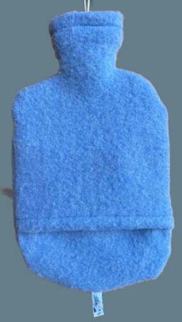 Wärmflasche mit Bezug aus Wollfleece