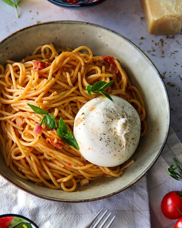Pasta burrata met rode pesto