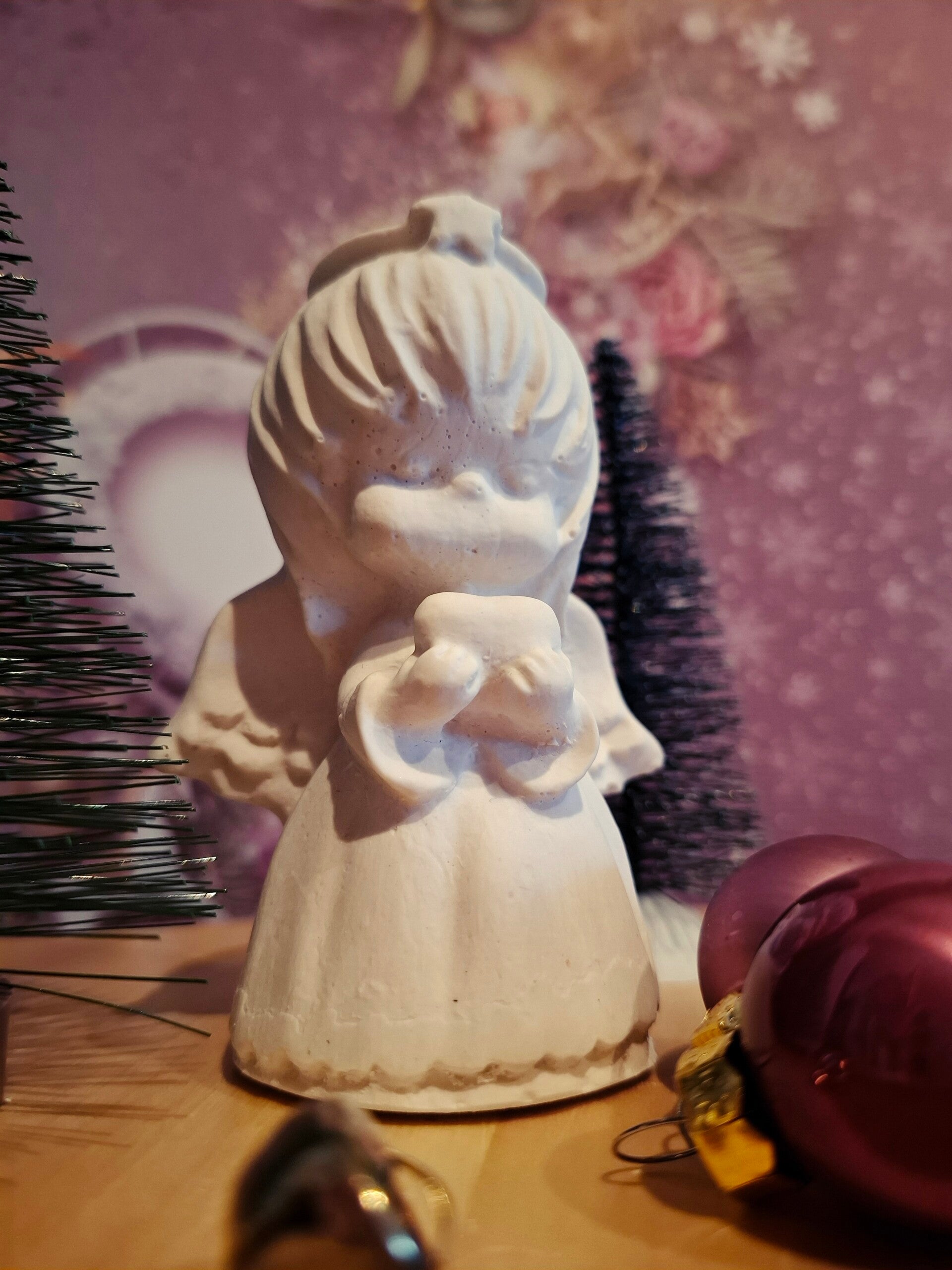 Statue - kleiner Engel mit Herz