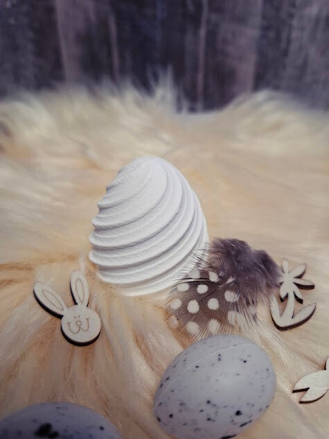 Kleines Spiral-Osterei