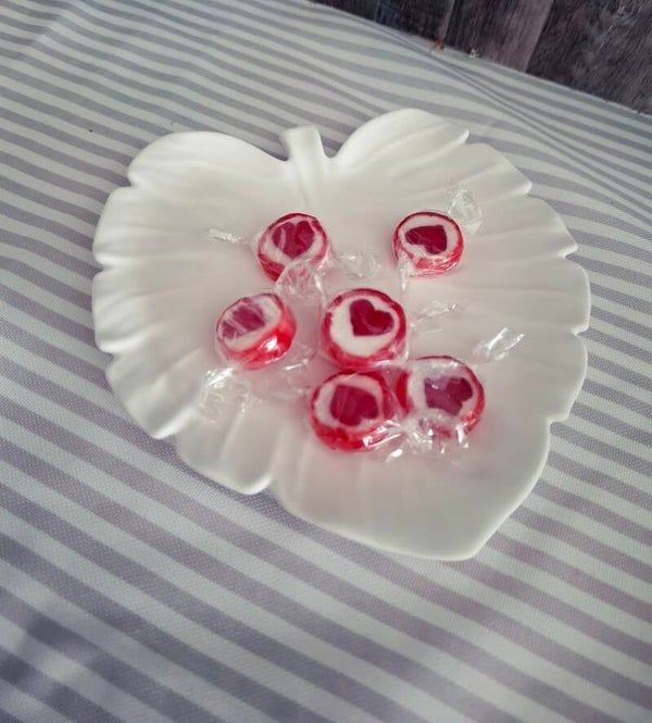 Dekoteller in Blattform