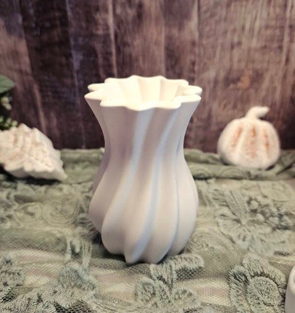 Vase mit Drehoptik – auch für Kerzen