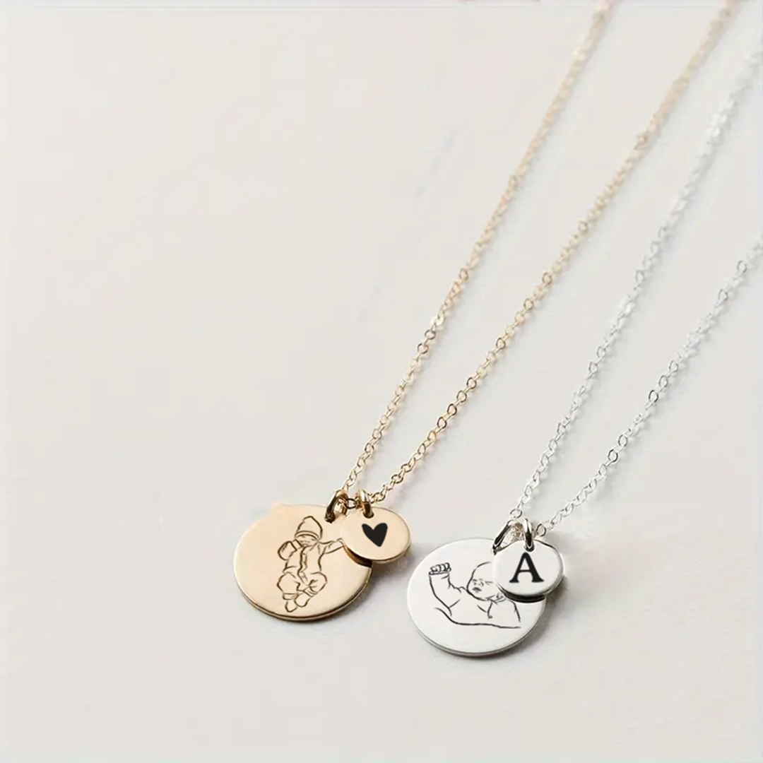 Ketting met lijntekening op munt