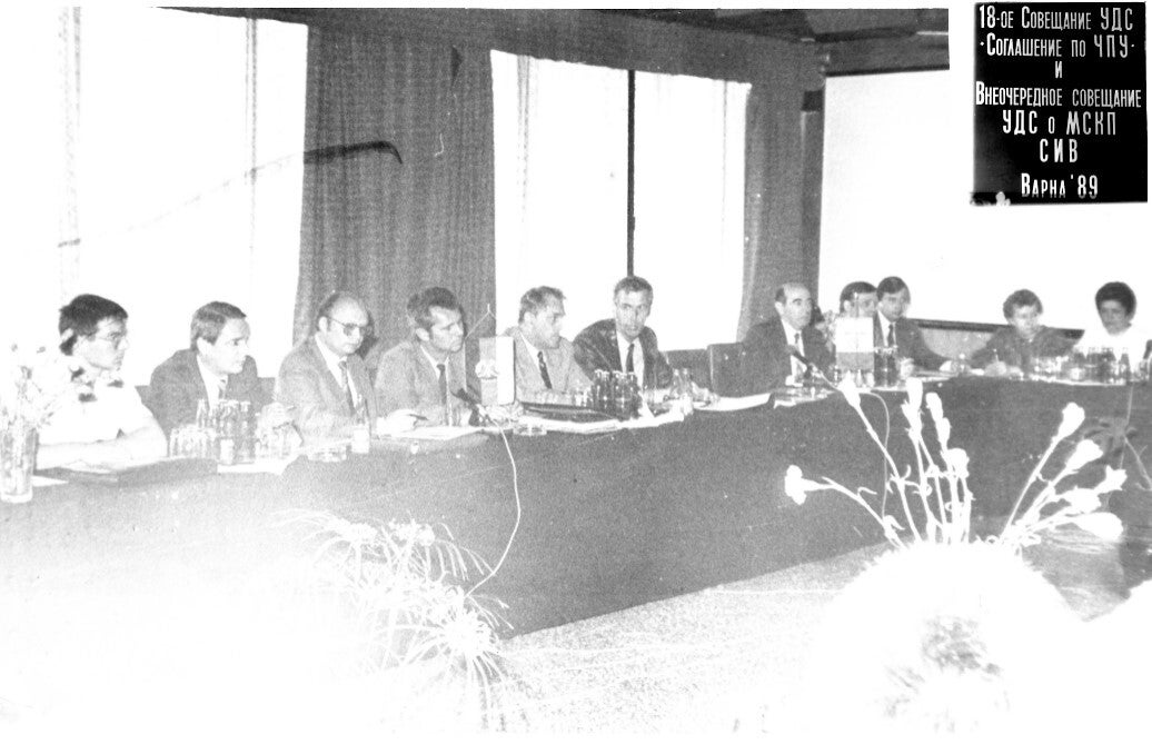 Hans-Albrecht Hartmann als Russisch-Dolmetscher bei Gesprächen der RGW-Maschinenbaukommission Nr. 8, April 1989 in Warna (Bulgarien)