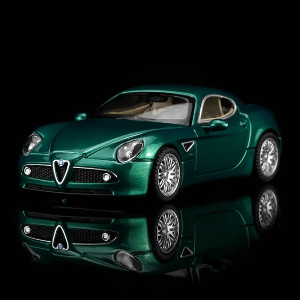 MOTORHELIX 1/64 ALFA ROMEO 8C COMPETIZIONE 2008 GREEN METALLIC