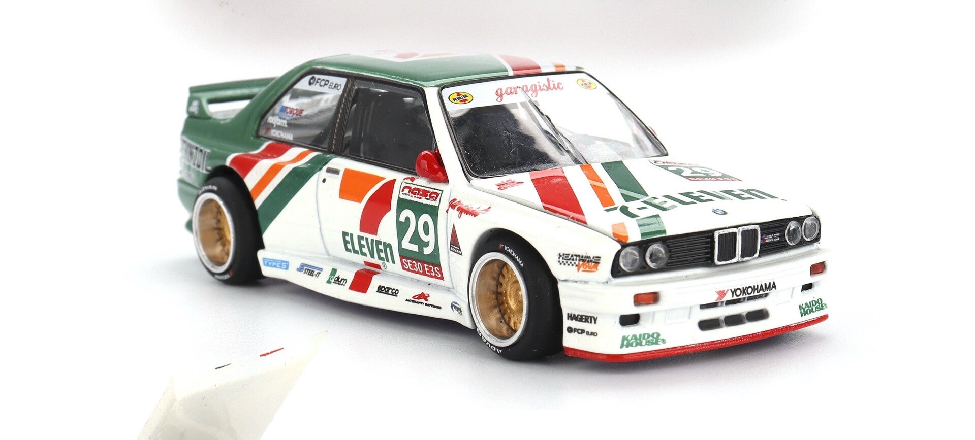 PRE-ORDER MINI GT 1/64  KIADO HOUSE BMW M3 (E30) KAIDO WORKS LARRY CHEN V1