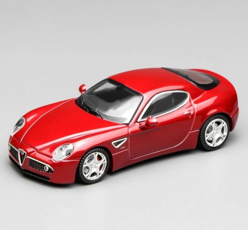 MOTORHELIX 1/64 ALFA ROMEO 8C COMPETIZIONE 2008 RED
