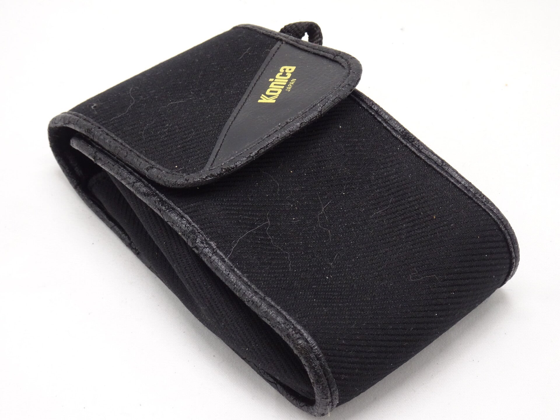 Koncia camera pouch
