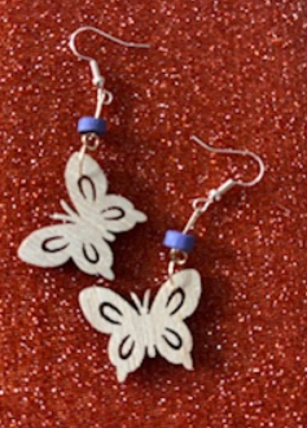 boucles d'oreilles - oreilles percées