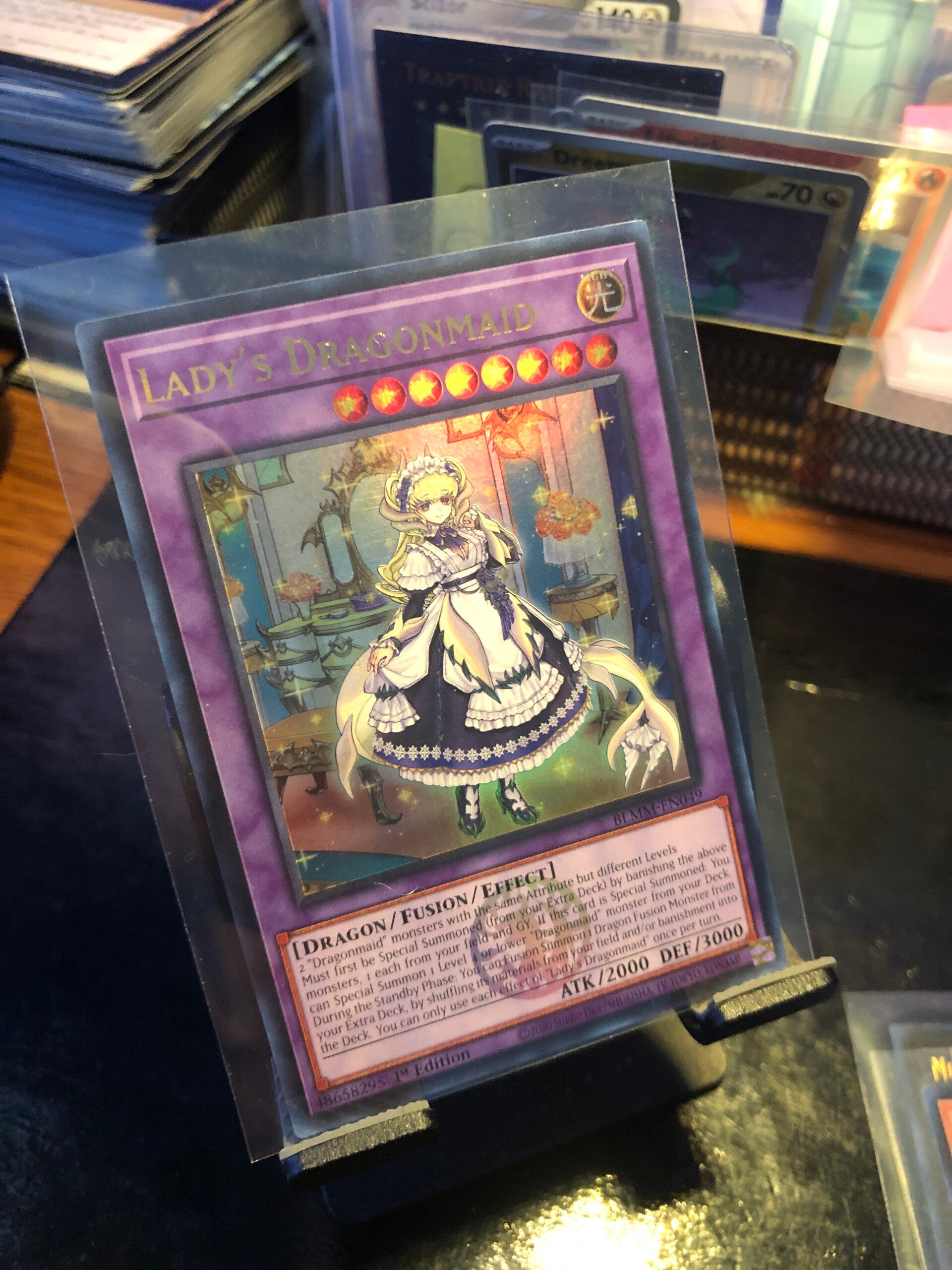 Yu-Gi-Oh! - Battles Of Legend: Monster Mayhem - Lady’s Dragonmaid (Crest) - Ultra Rare - BLMM-EN049 - Monster/Fusion/Effect Card