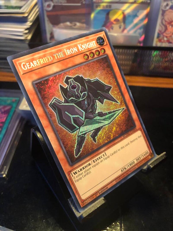 Yu-Gi-Oh! - Gearfried The Iron Knight (Chibi Art) - BLMM-EN004 - Monster/Effect Card - Battles of Legend: Monster Mayhem