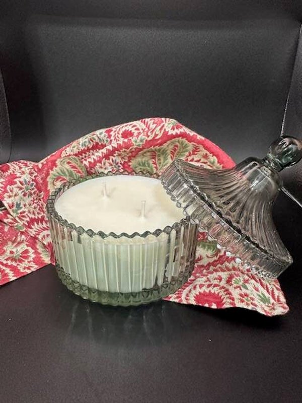 ROSE & PATCHOULI - TIMELESS SOY WAX CANDLE