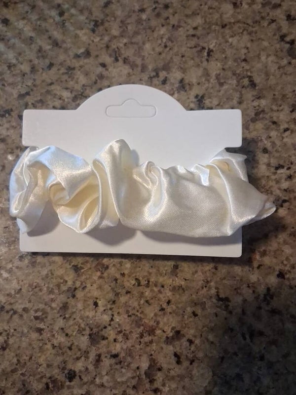 Off White Scrunchie