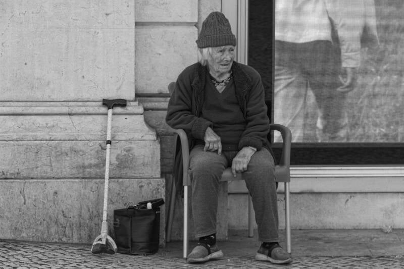 Esperando por algo, que não chega.