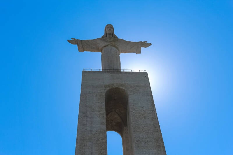 Cristo Rei, Almada