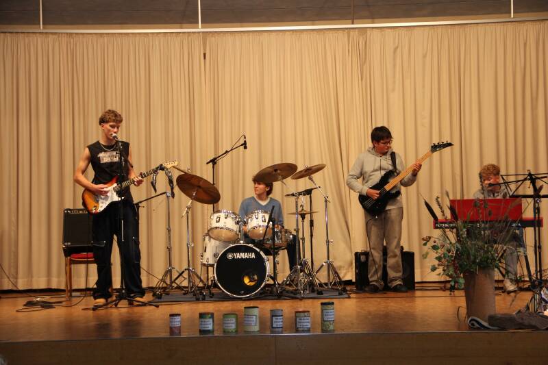 Rockband n.n aus Kreuzwertheim beendet den Ghanatag mit "Africa - Toto"