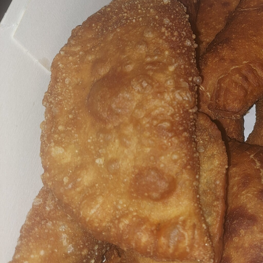 Caribische snackbox (inclusief pindasambel en 1 dipsaus)