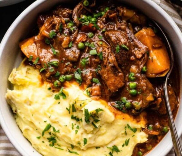 Beef Casserole & Mashed Potatoes (serves 1)