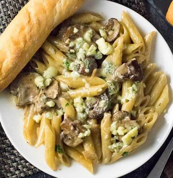 Blue Cheese & Mushroom Pasta with Sourdough Garlic Bread (serves 1)