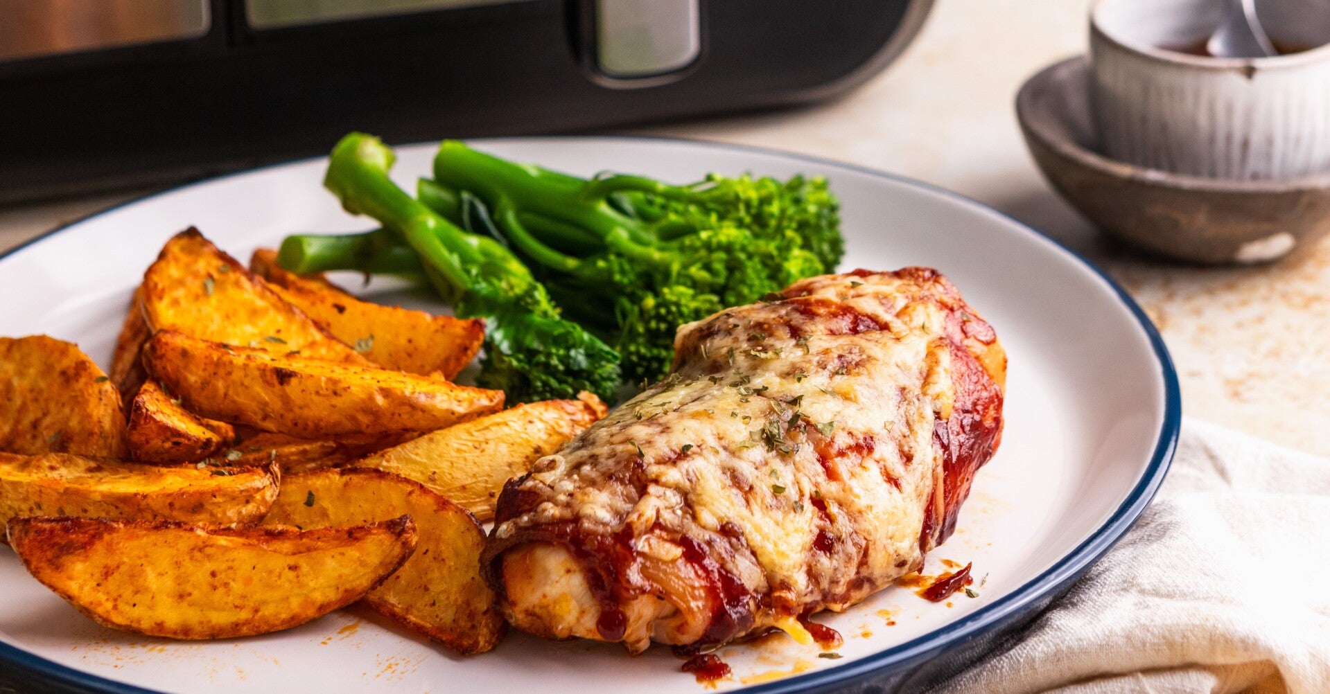 Hunters Chicken, Wedges & Tenderstem (serves 1)