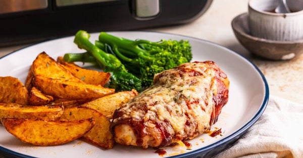 Hunters Chicken, Wedges & Tenderstem (serves 1)