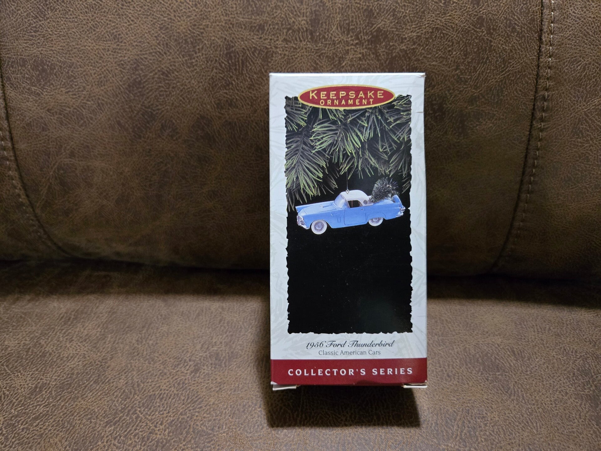 Hallmark ornament Classic American Cars 1956 Ford Thunderbird