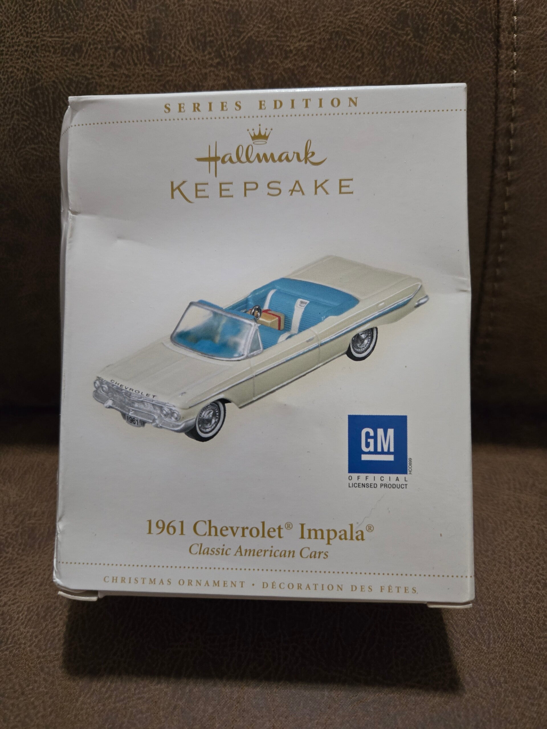 Hallmark ornament Classic American Cars 1961 Chevrolet Impala