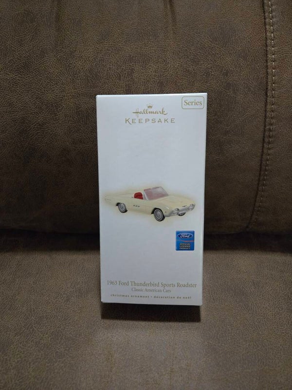Hallmark ornament Classic American Cars 1963 Ford Thunderbird