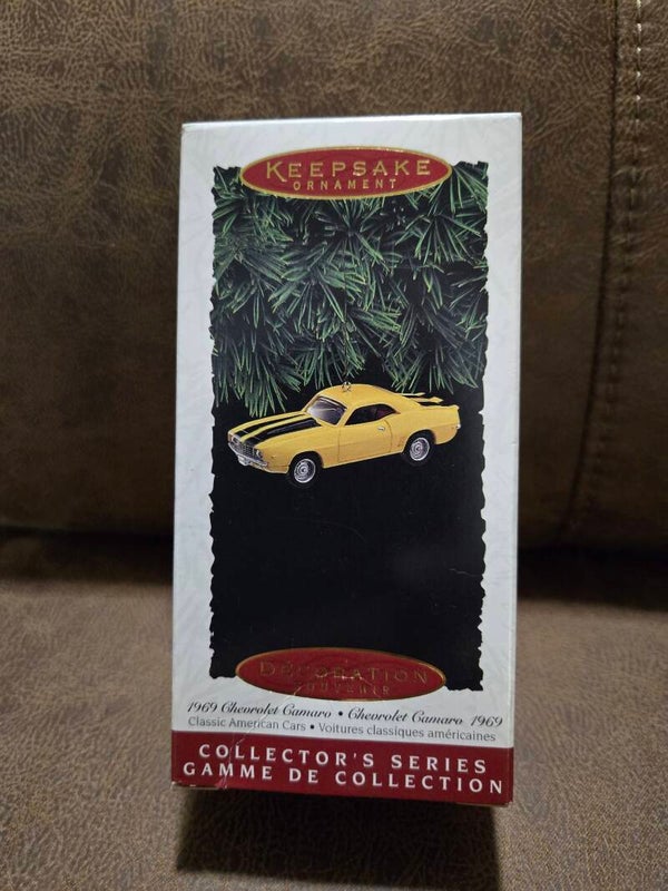 Hallmark ornament Classic American Cars 1969 Chevrolet Camaro