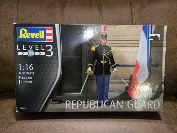 Revell Level 3 French Republican Guard Figure  model kit