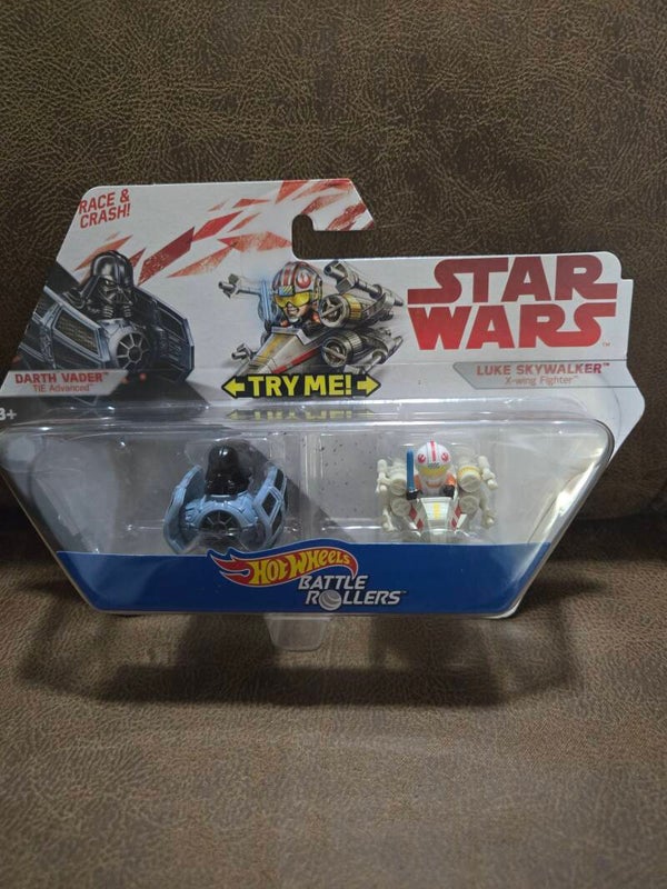 Hot Wheels diecast Star Wars battle rollers Luke Skywalker & Darth Vader