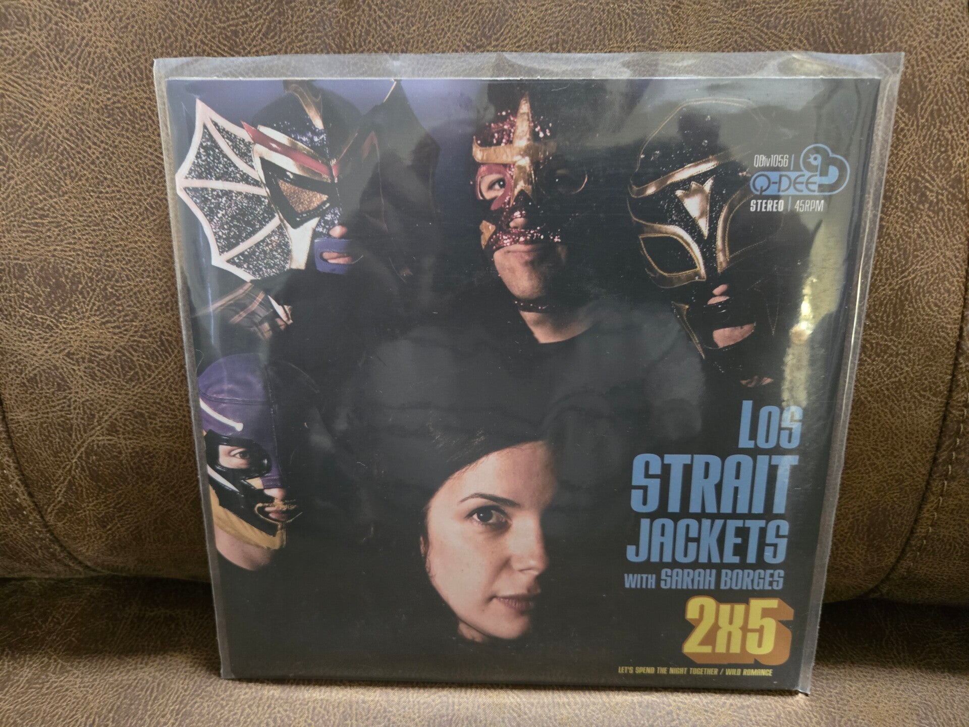 Los Straitjackets with Sarah Borges 7 inch vinyl record Limited