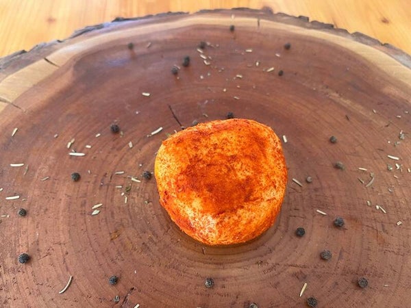geräucherter Mozzarella mit rosenscharfen Paprika