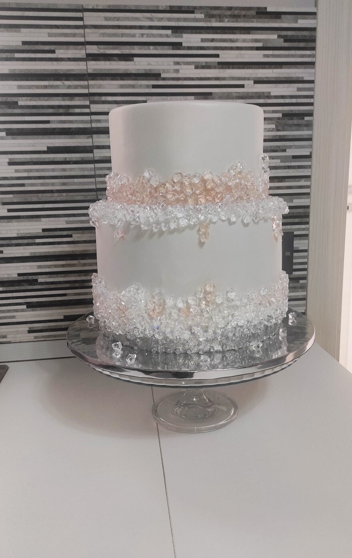 TORTA SCENOGRAFICA PIETRE ACRILICHE