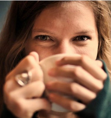 Ontsnappen aan de drukte, even ontspannen, genieten van een kop thee . Heerlijk wegkruipen op de bank met een kop thee of kruidenthee of liever samen met vriendinnen, je zus, moeder of met collega's plezier hebben tijdens een workshop theesommelier Benita