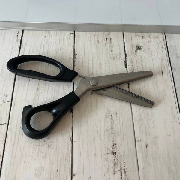 Zickzack Stoffschere