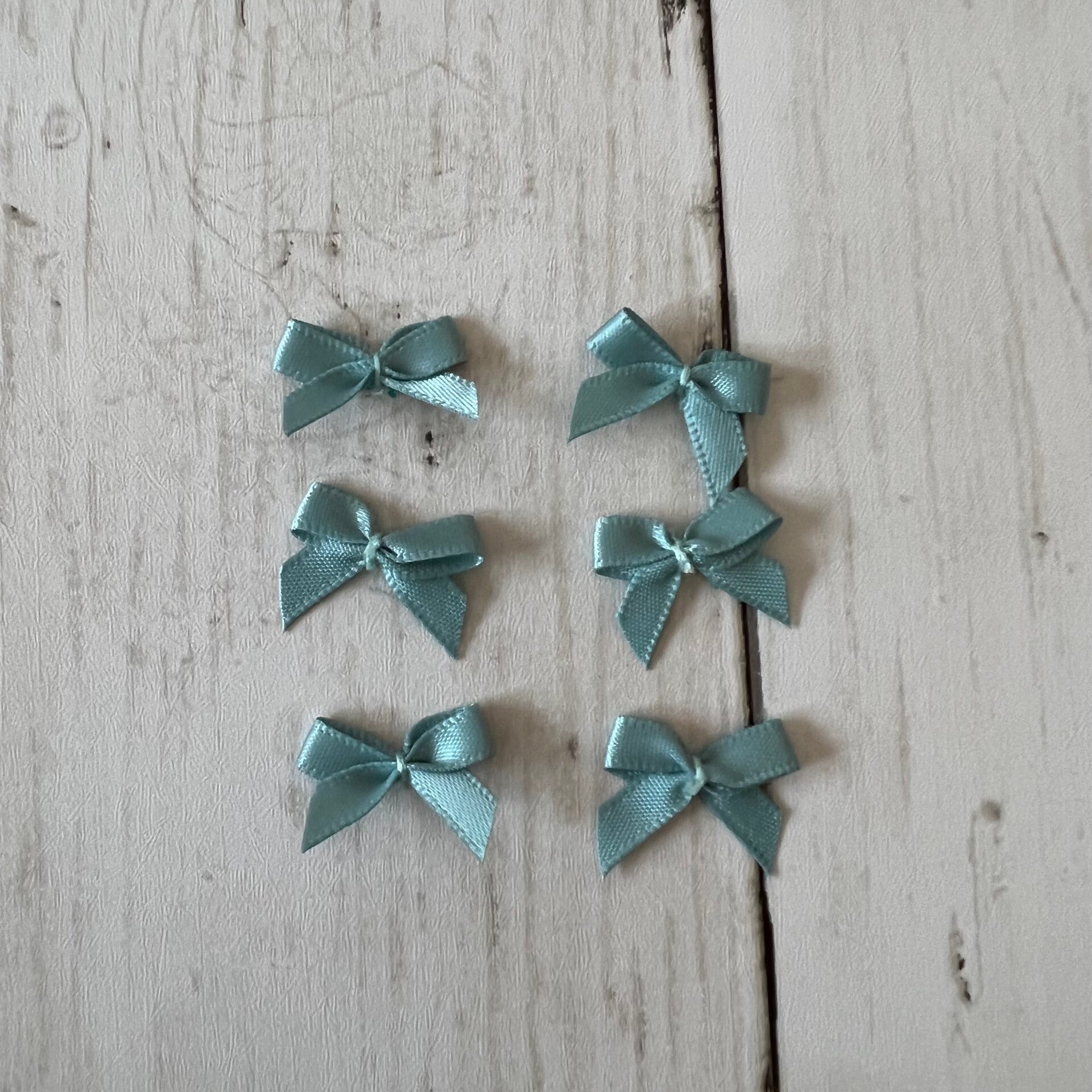 Schleife Mini – 1,9 x 1,6 cm