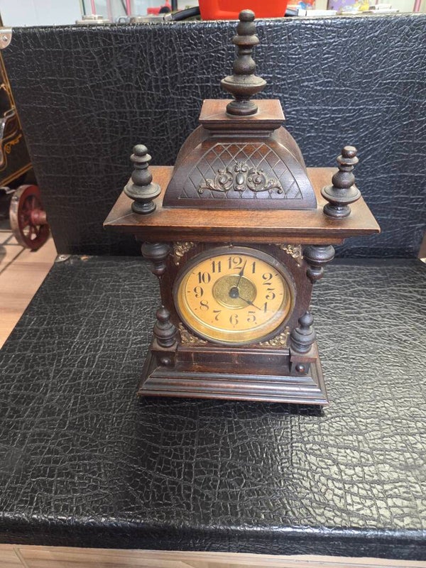 Tafelklok  Junghans met speeldoos