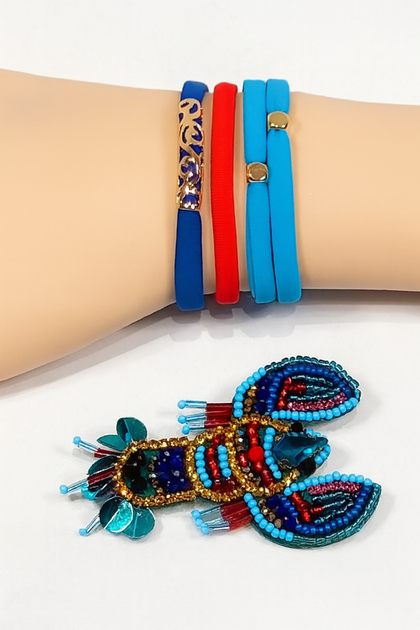 Set lobster brooch & 3 bracelets