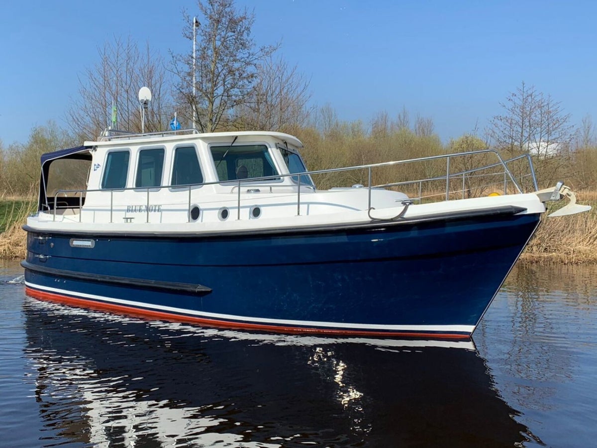 33ft Kent Kent-31 Cruiser / Kent motorboten | Kentenaren