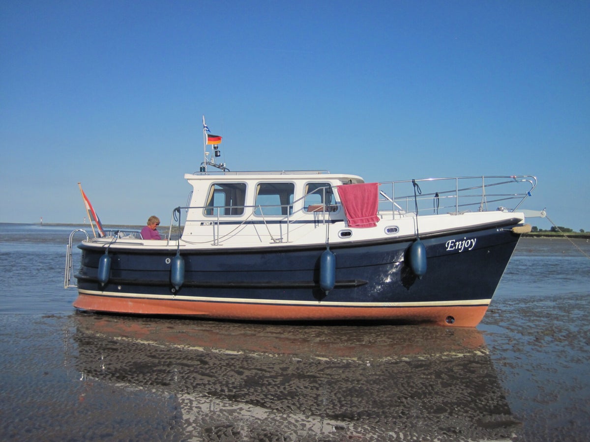 33ft Kent Kent-28 Cruiser / Kent motorboten | Kentenaren
