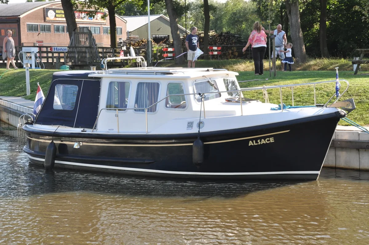 33ft Kent Kent-27 Cruiser / Kent motorboten | Kentenaren