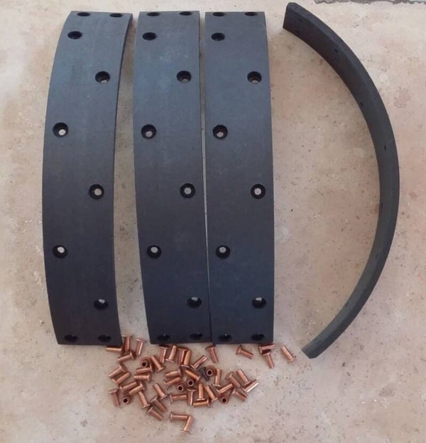 Bremsbelagsatz 250x40 40x5x272 10Loch für DEUTZ, Eicher, Fendt, Claas, Kramer-F140100030030
