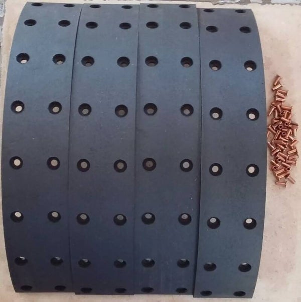 Bremsbelagsatz 350x60 - Lochabstand 38 mm für Deutz, Eicher, Fendt, Hanomag