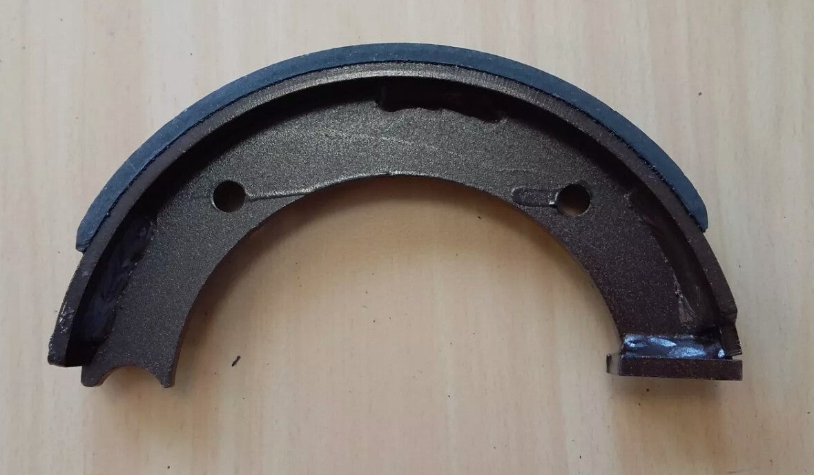 Bremsbacke 180x30 für Deutz-Handbremse-04389852-alte Ausführung