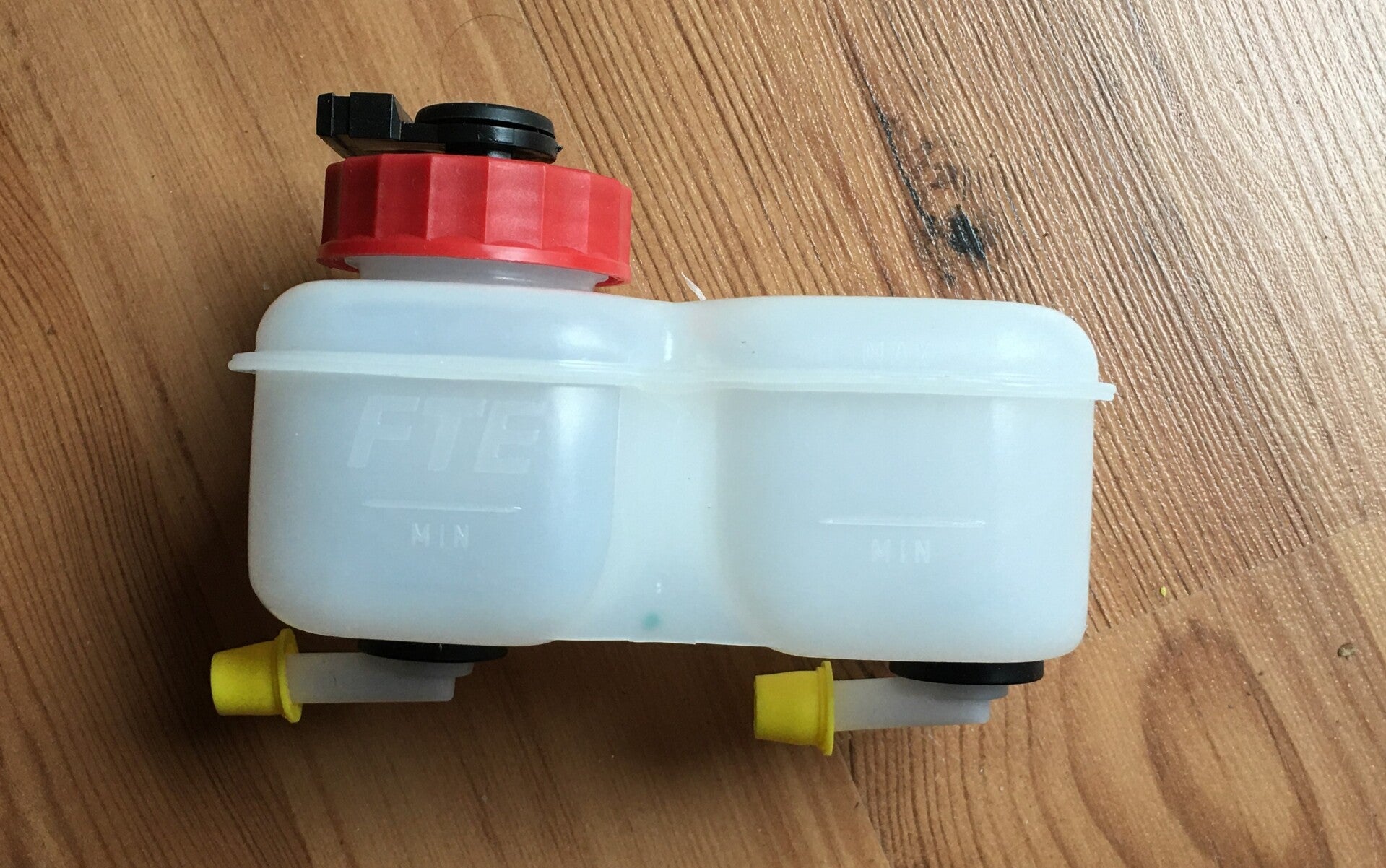 Ausgleichsbehälter Bremsflüssigkeit für Same (34766500, 4432281)