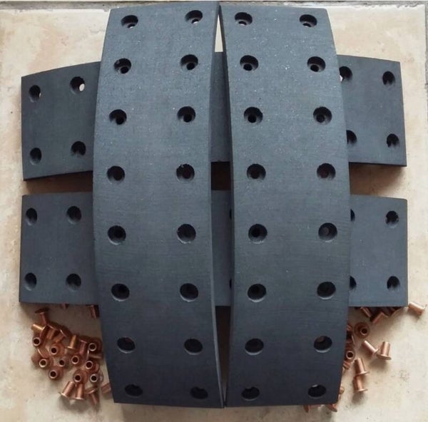 Bremsbelagsatz 310x80 für BPW, PEITZ, ESPE Achsen inkl. Nieten