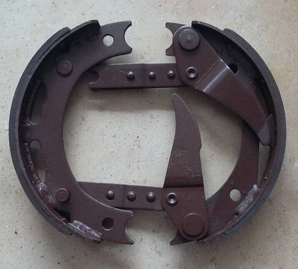 Bremsbackensatz 180x30 für Deutz, Case, Kramer, Schlüter, Eicher, MAN-03392110, 03392111