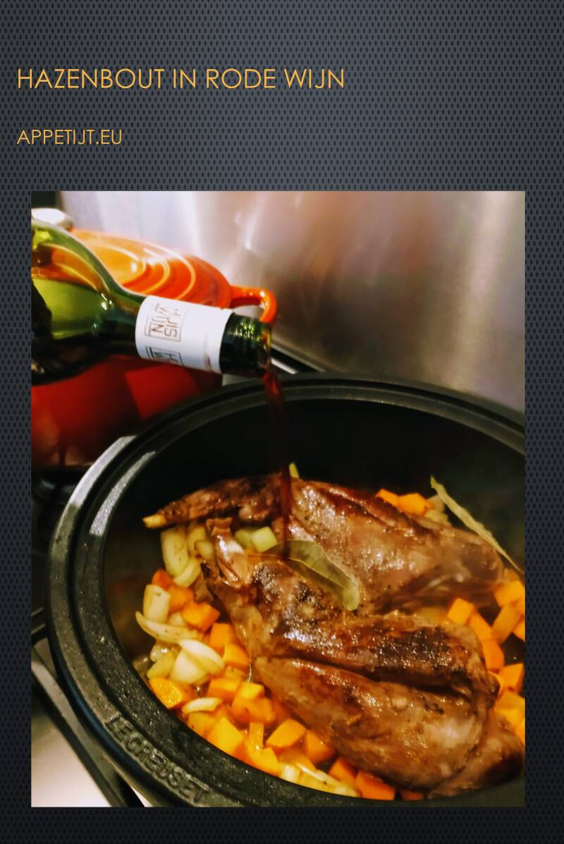 Hazenbout in rode wijn